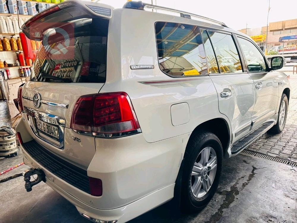 تويوتا لاندكروزر